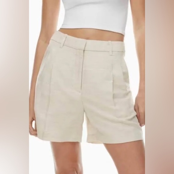 Wilfred Pants - Wilfred  Women's White Pleated Shorts size 8 USED